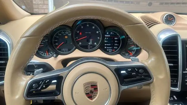 2016 PORSCHE CAYENNE   