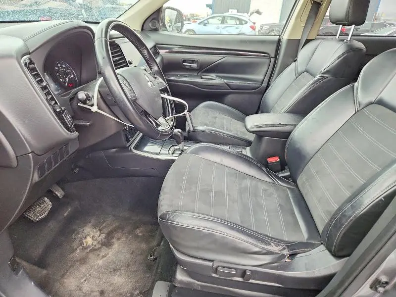 2019 MITSUBISHI OUTLANDER SE  
