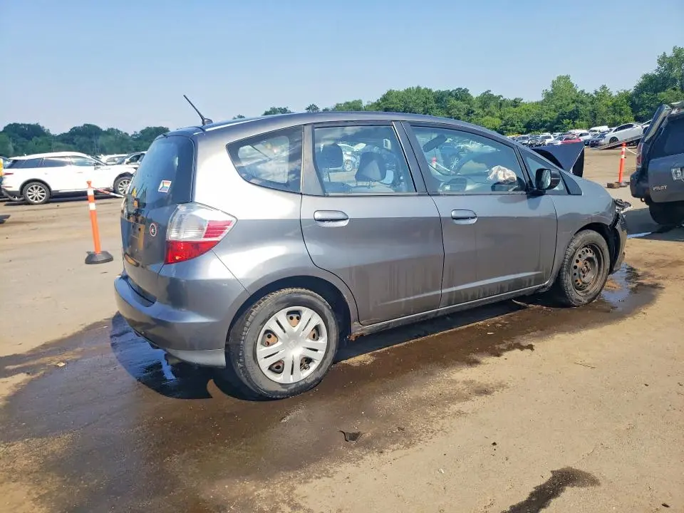 2011 HONDA FIT   