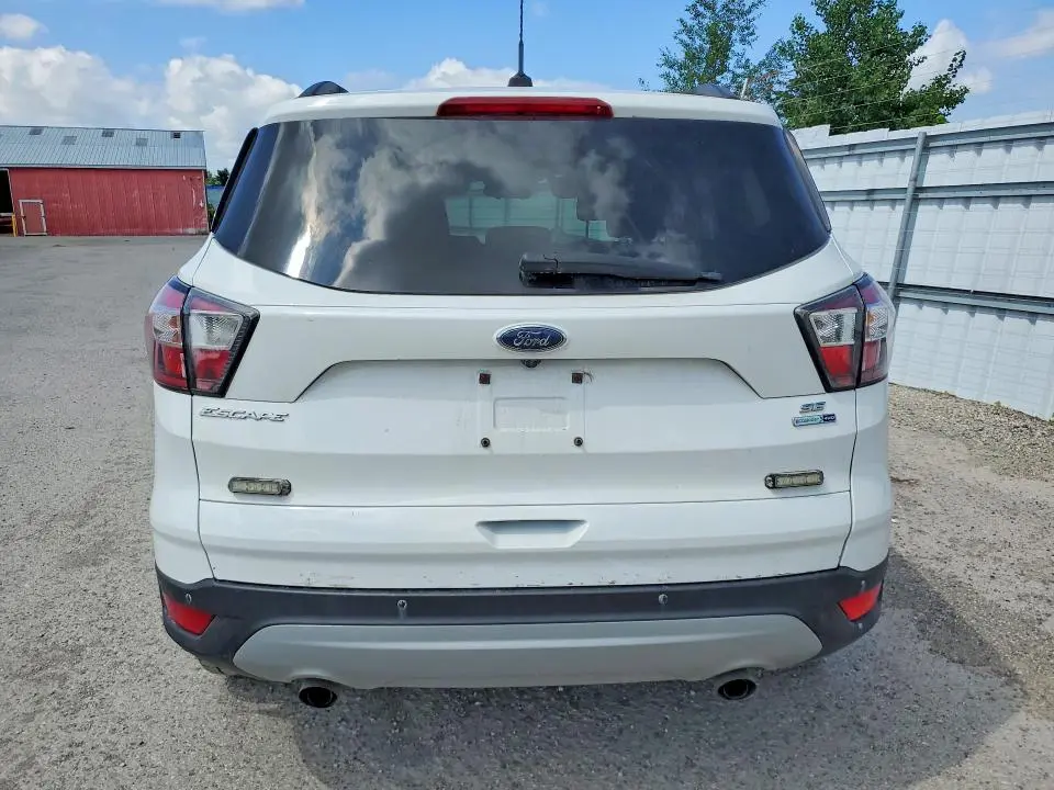 2017 FORD ESCAPE SE  