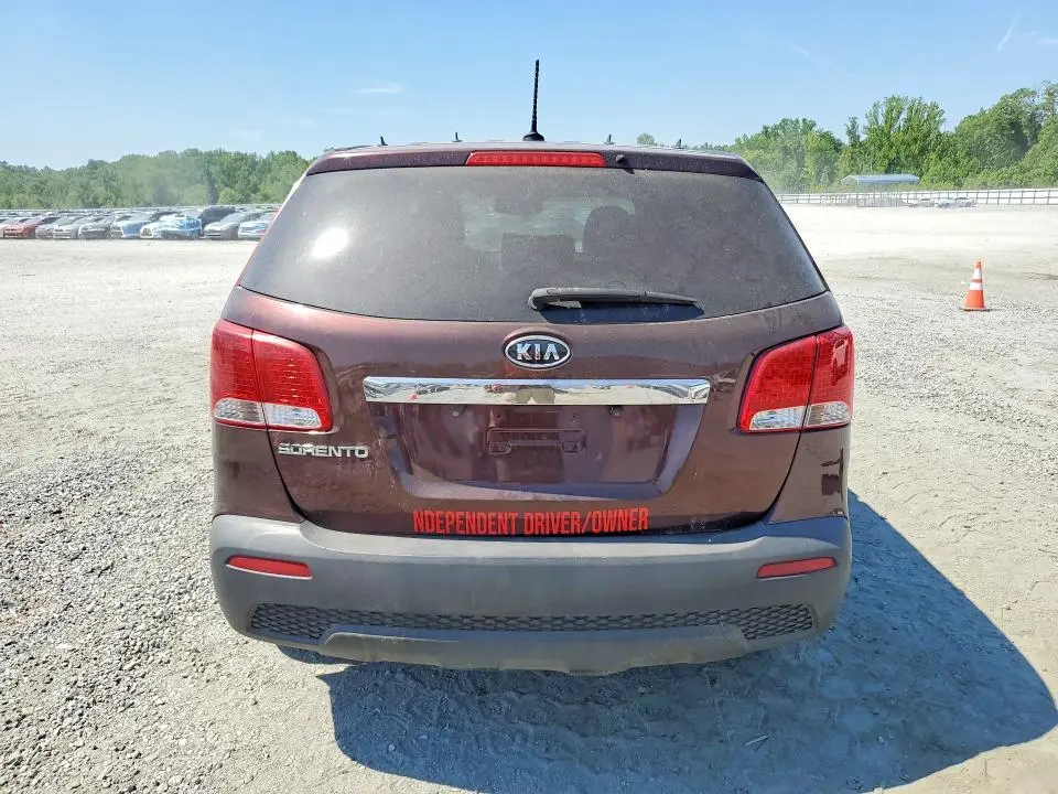 2011 KIA SORENTO LX  
