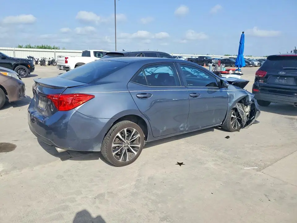 2017 TOYOTA COROLLA SE  