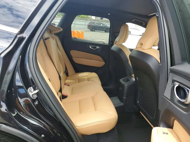 2022 VOLVO XC60 T8 RECHARGE INSCRIPTION  