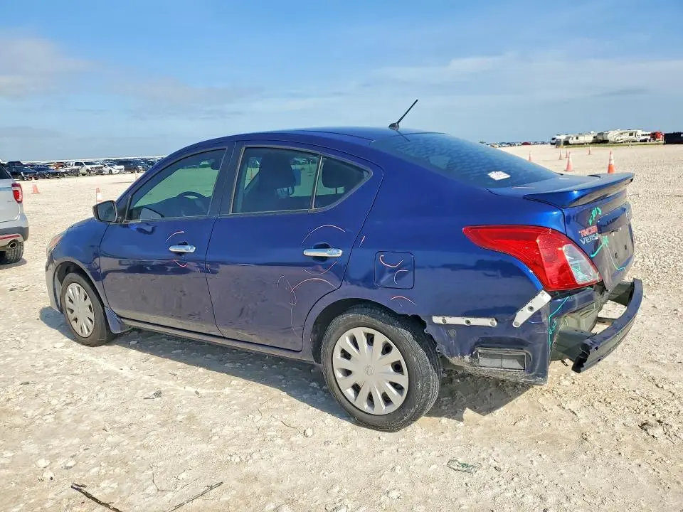 2019 NISSAN VERSA SV  