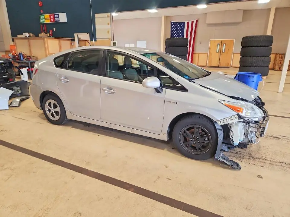 2015 TOYOTA PRIUS FOUR  