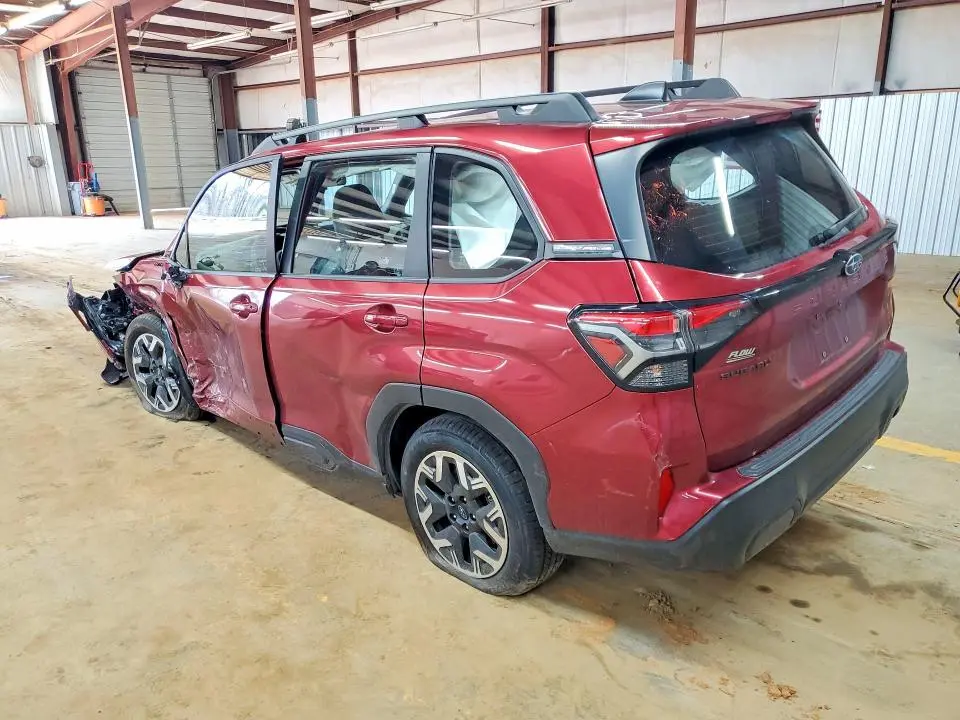 2025 SUBARU FORESTER   