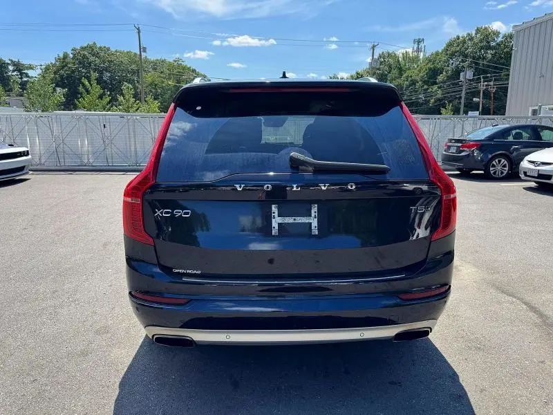 2020 VOLVO XC90 T5 MOMENTUM  