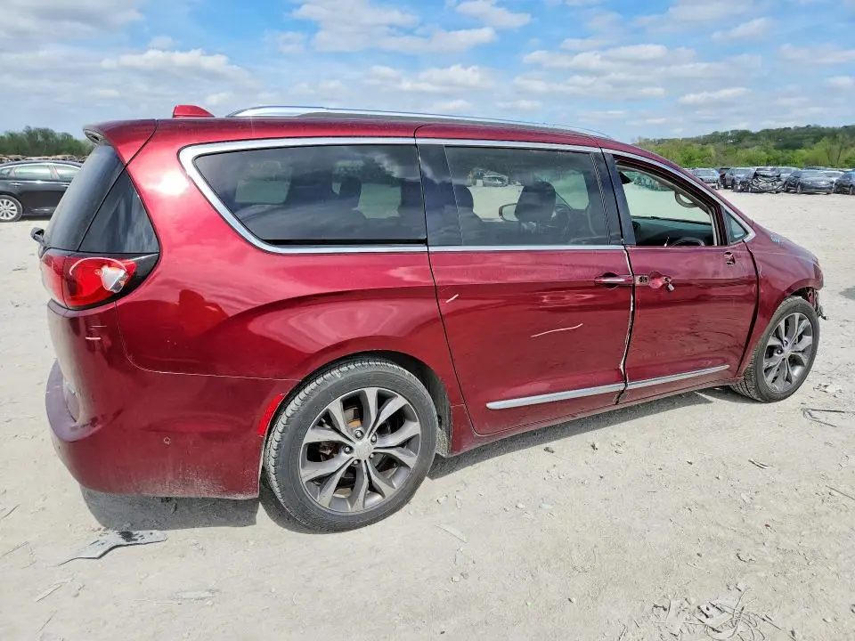2017 CHRYSLER PACIFICA LIMITED  