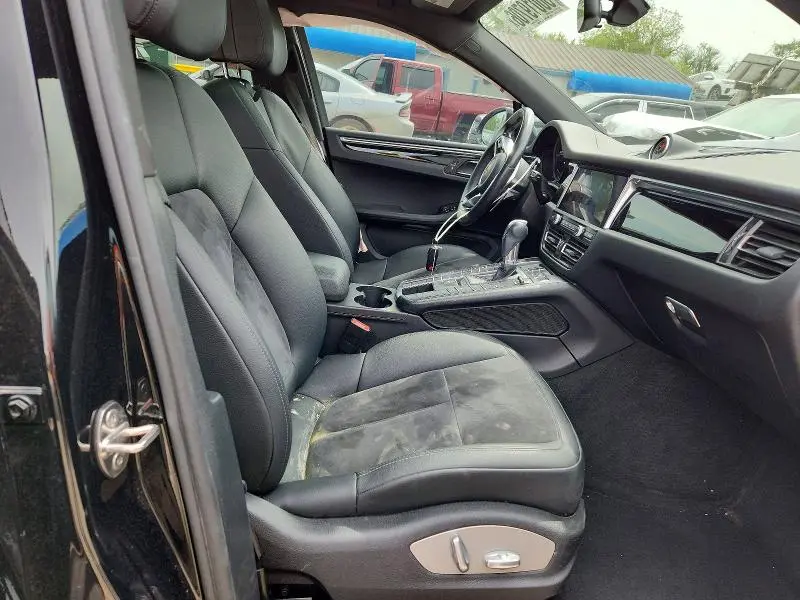 2021 PORSCHE MACAN   