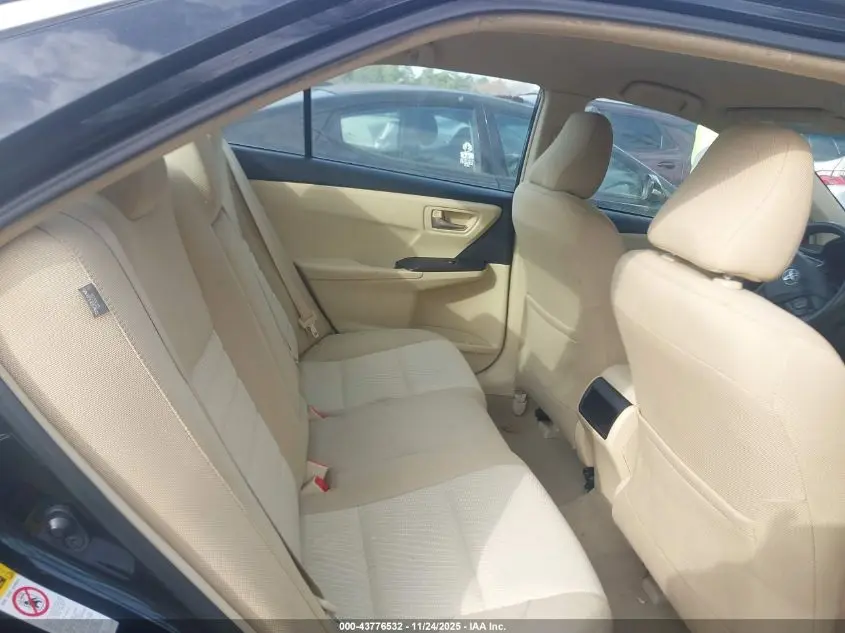 2015 TOYOTA CAMRY LE