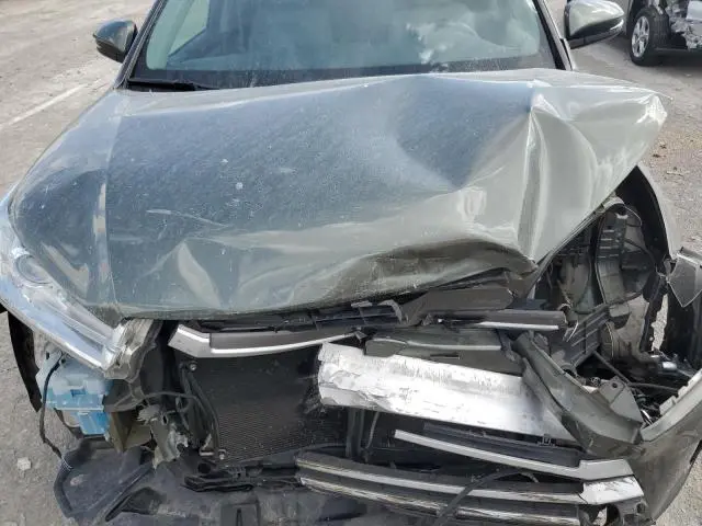 2017 TOYOTA HIGHLANDER SE  