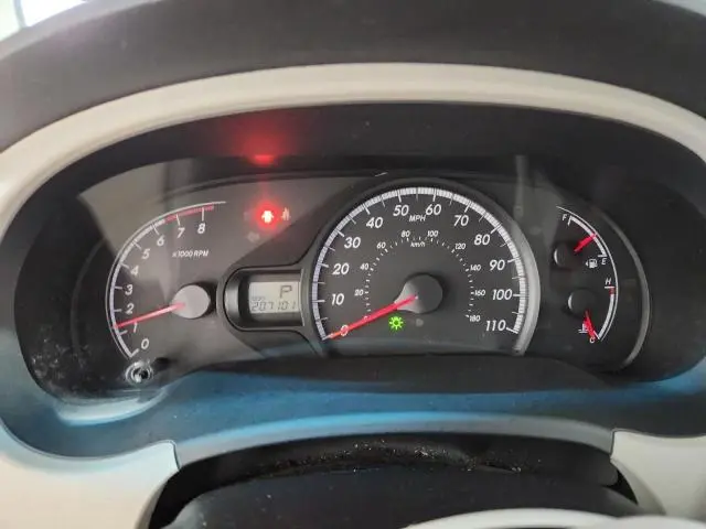 2011 TOYOTA SIENNA LE  