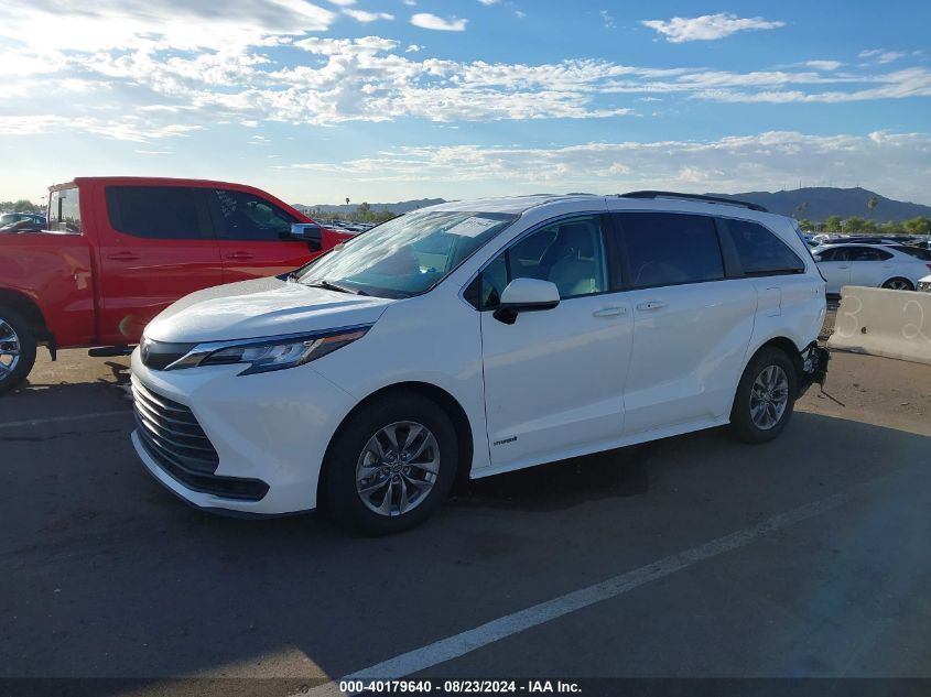 2021 TOYOTA SIENNA LE