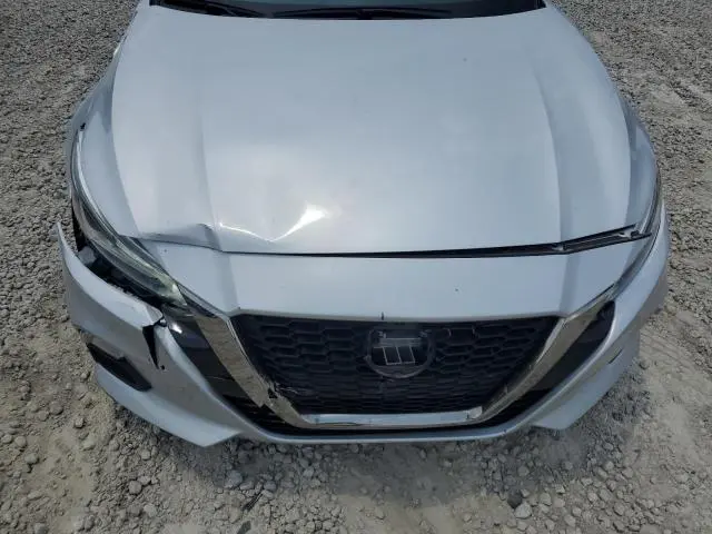 2019 NISSAN ALTIMA SR  