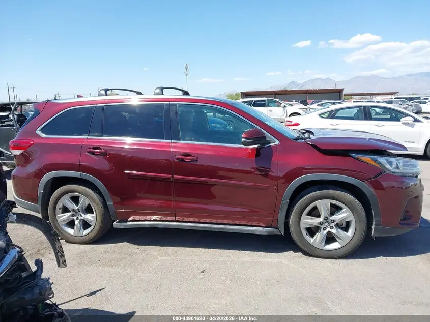 2017 TOYOTA HIGHLANDER LIMITED