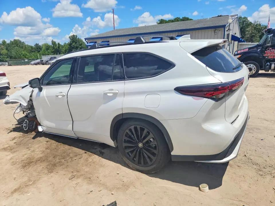 2025 TOYOTA HIGHLANDER XSE  