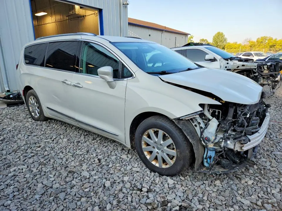2017 CHRYSLER PACIFICA TOURING L PLUS  