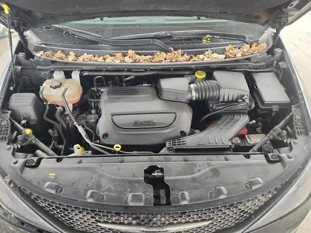 2022 CHRYSLER VOYAGER LX  