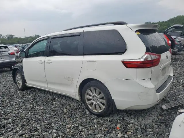2017 TOYOTA SIENNA LE  