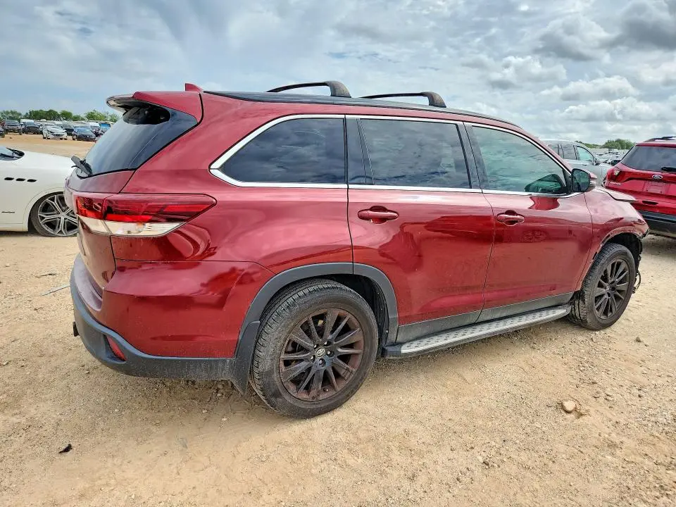 2019 TOYOTA HIGHLANDER SE  