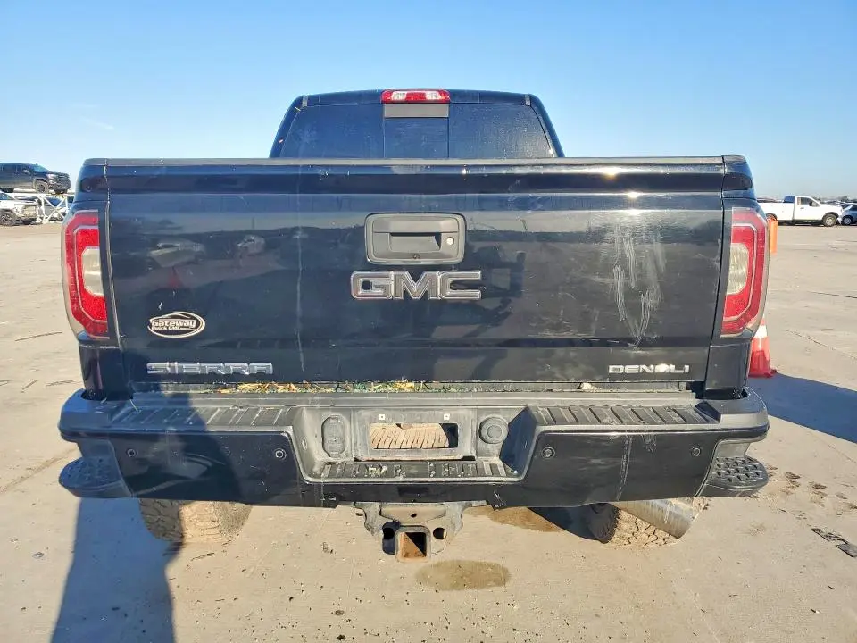 2018 GMC SIERRA K2500 DENALI  