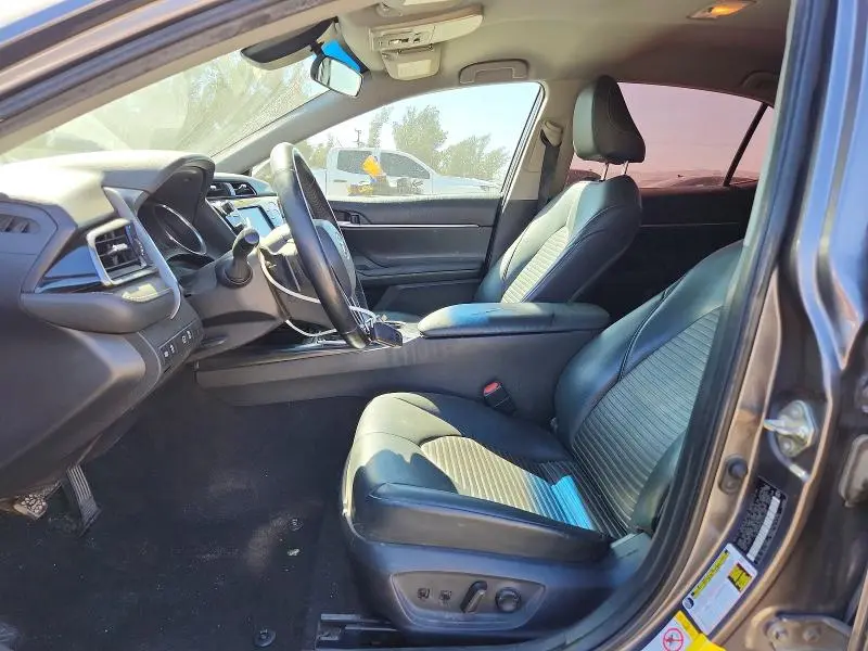 2019 TOYOTA CAMRY SE  