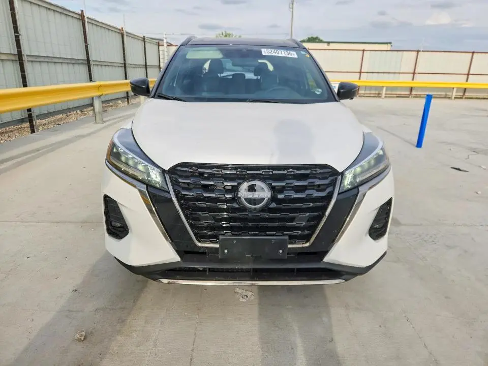 2024 NISSAN KICKS SR  