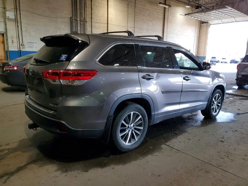 2018 TOYOTA HIGHLANDER XLE  