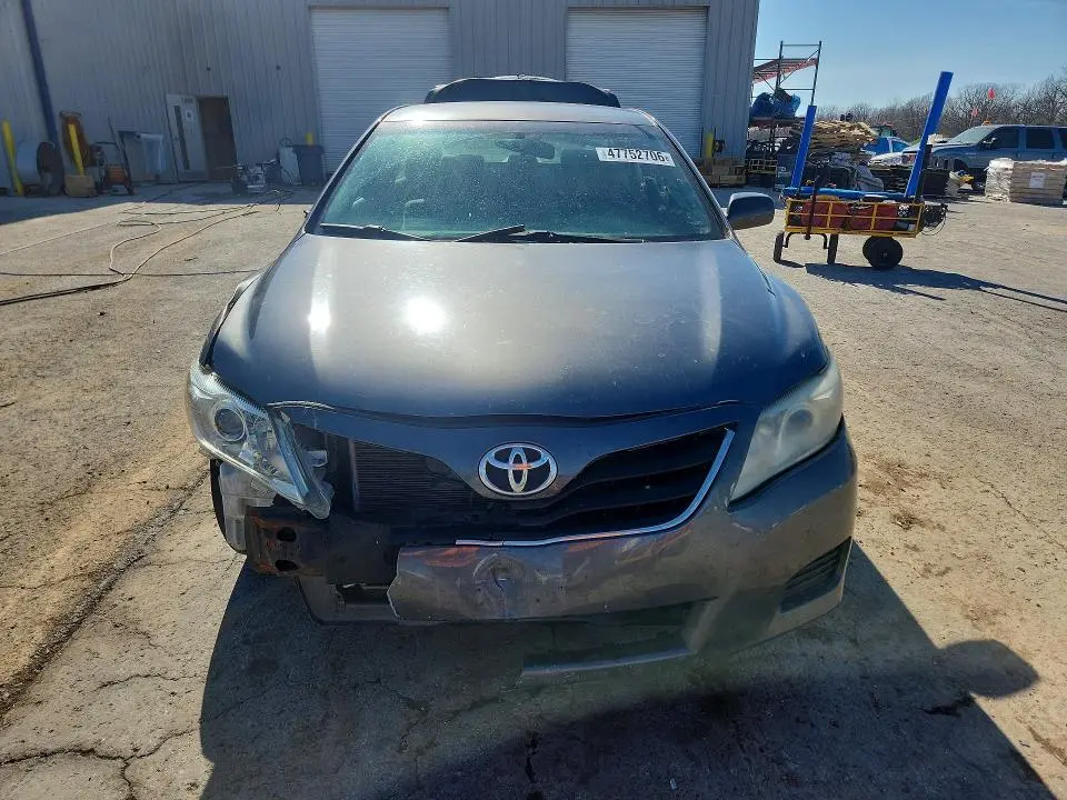 2011 TOYOTA CAMRY LE  
