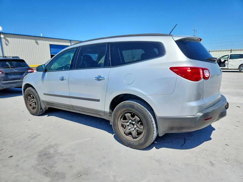 2012 CHEVROLET TRAVERSE LS  