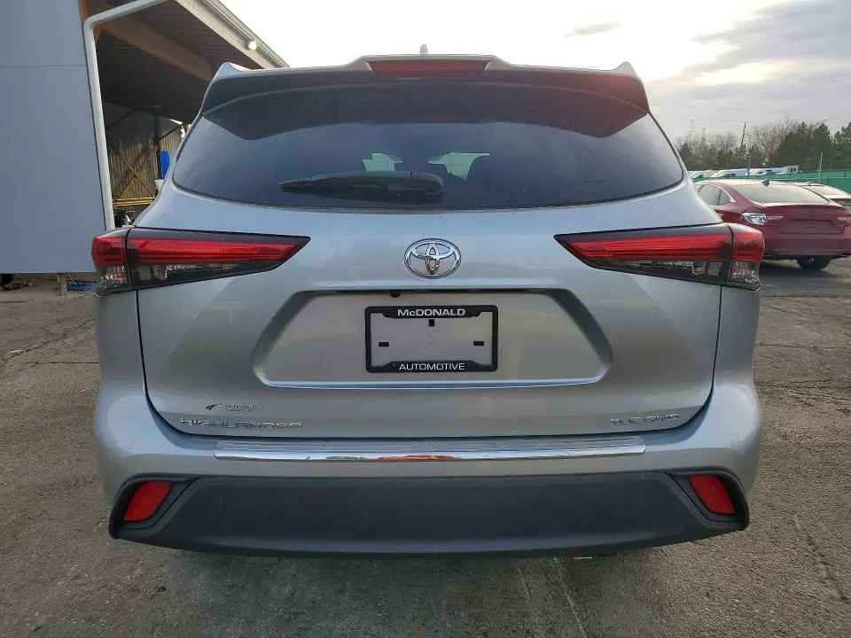 2020 TOYOTA HIGHLANDER XLE  