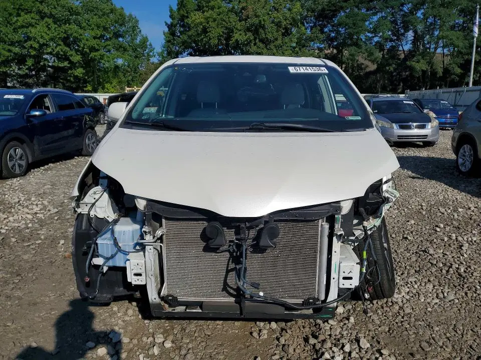 2019 TOYOTA SIENNA XLE 7-PASSENGER  