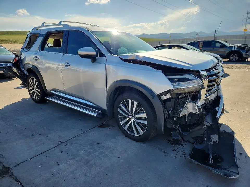 2022 NISSAN PATHFINDER PLATINUM  