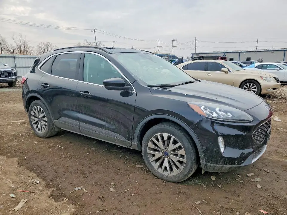 2021 FORD ESCAPE TITANIUM  