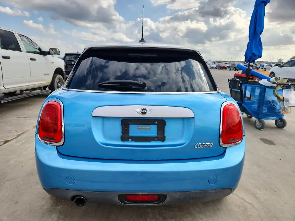 2015 MINI COOPER   