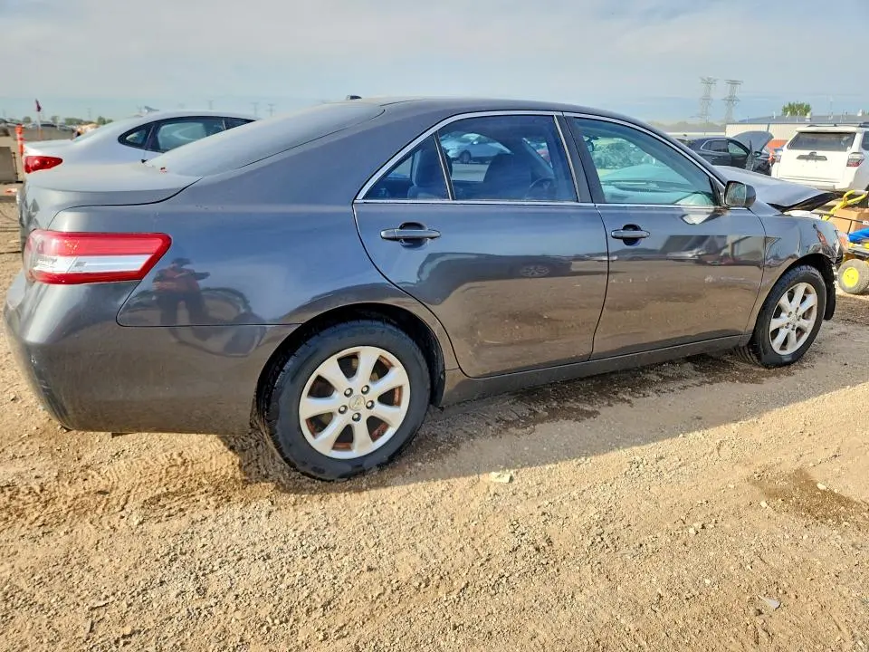 2011 TOYOTA CAMRY LE  