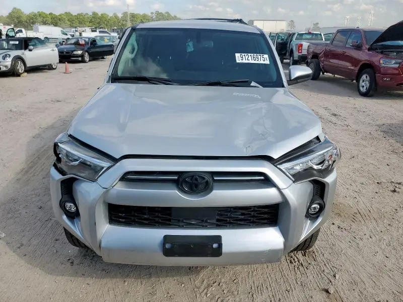 2021 TOYOTA 4RUNNER SR5  