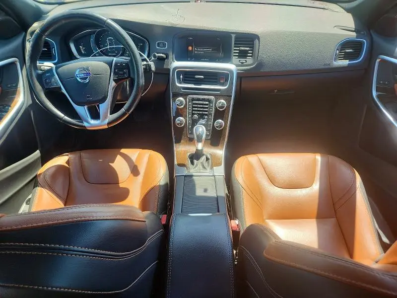 2017 VOLVO V60 PREMIER  