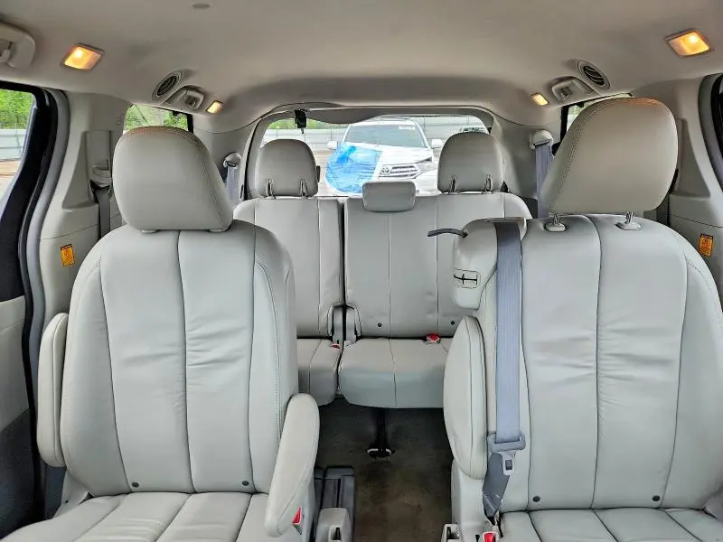 2011 TOYOTA SIENNA XLE 8-PASSENGER  