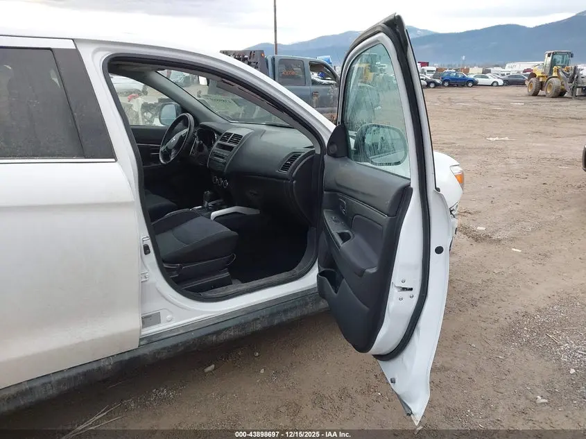 2013 MITSUBISHI OUTLANDER SPORT SE