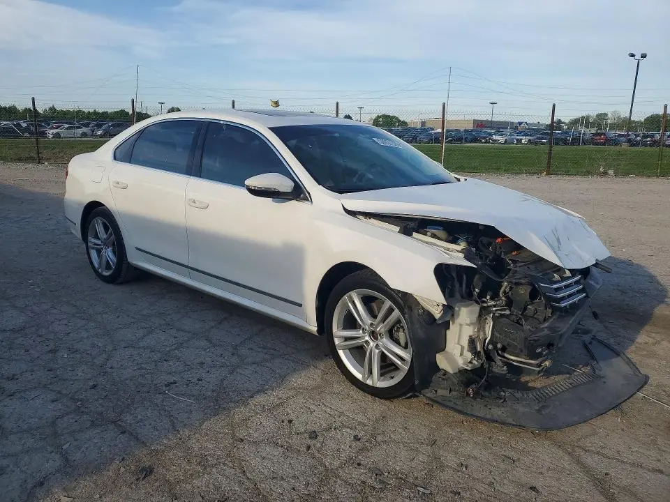 2012 VOLKSWAGEN PASSAT SEL  
