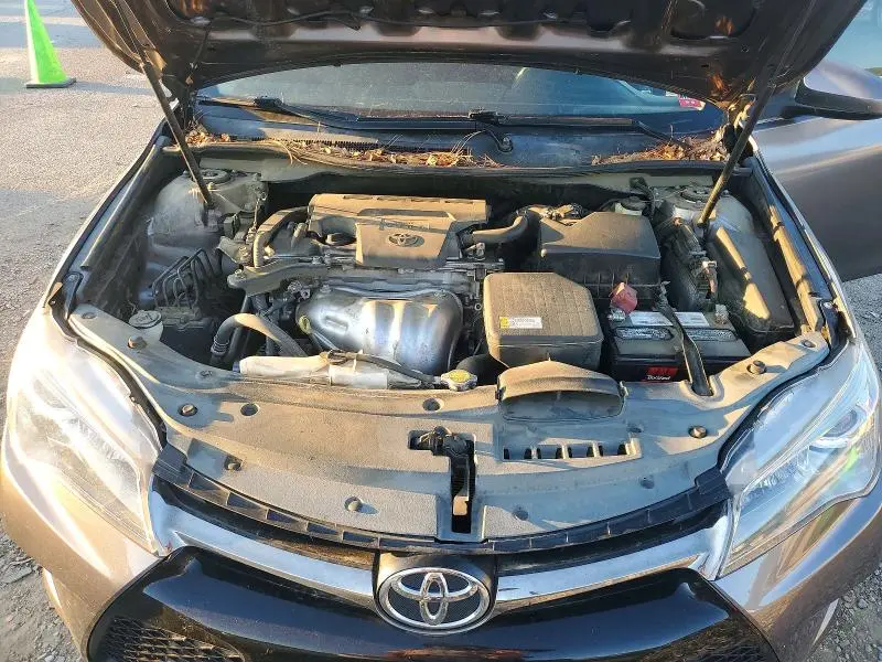 2015 TOYOTA CAMRY SE  