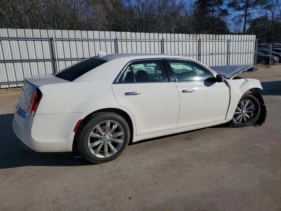 2019 CHRYSLER 300 LIMITED  