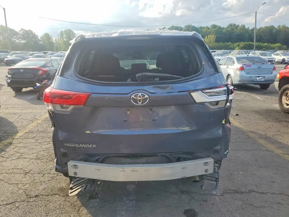 2019 TOYOTA HIGHLANDER LE  