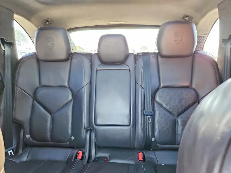 2013 PORSCHE CAYENNE GTS  