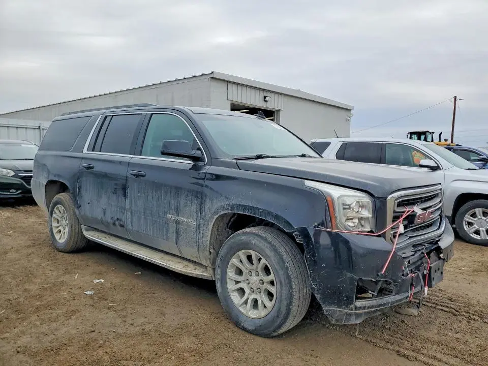 2017 GMC YUKON XL K1500 SLE  