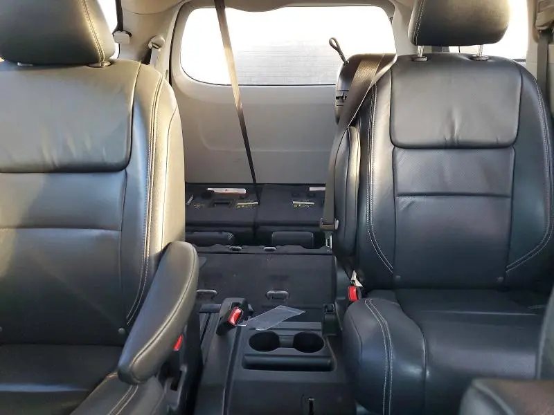 2015 TOYOTA SIENNA SE 8-PASSENGER  