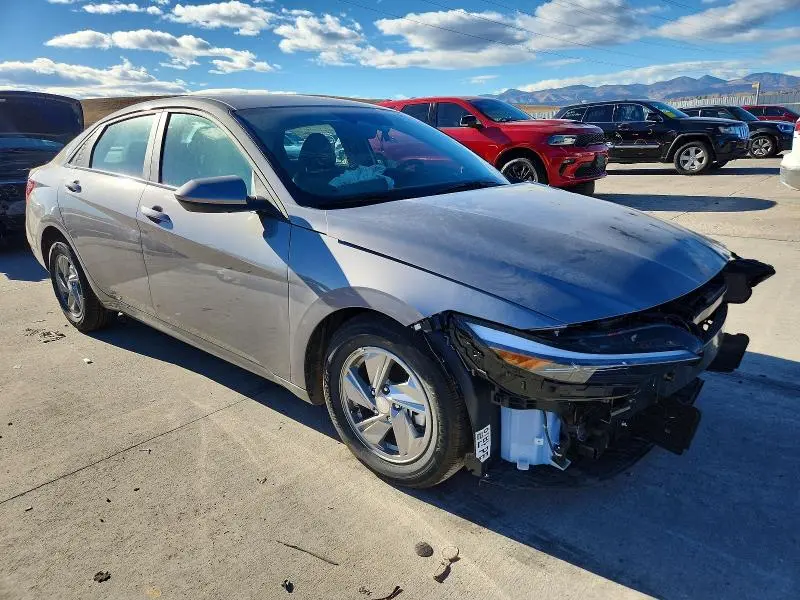 2024 HYUNDAI ELANTRA SE  