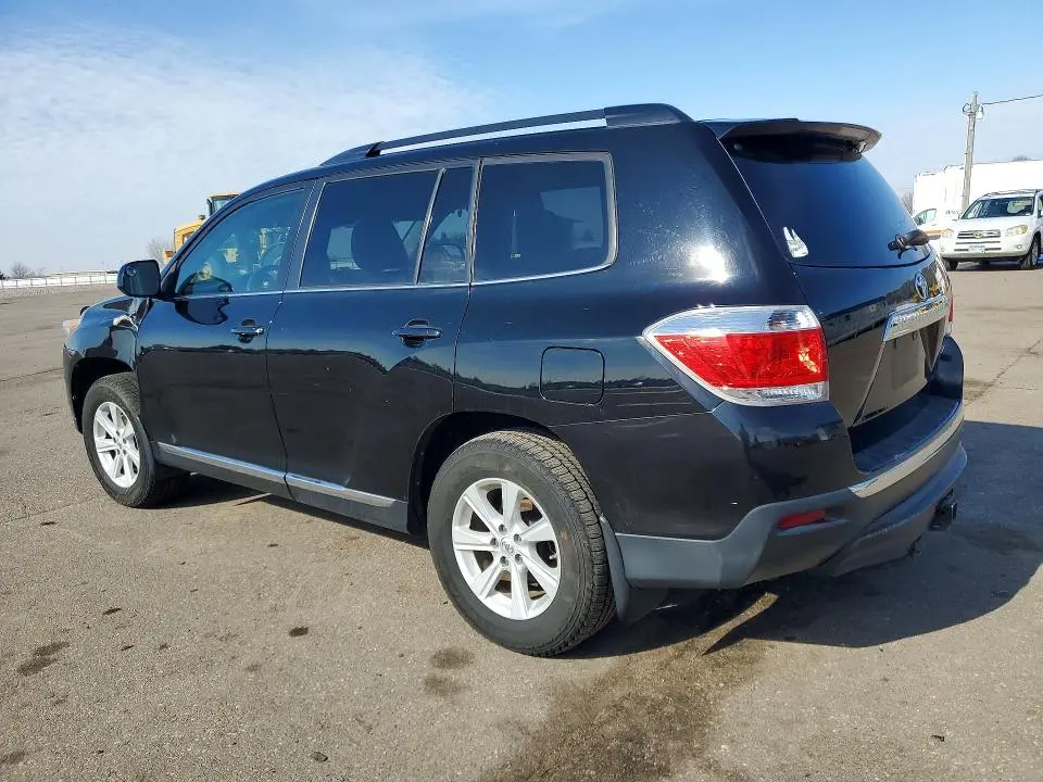 2011 TOYOTA HIGHLANDER SE  