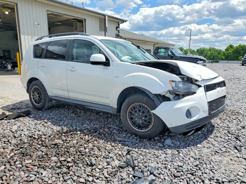 2013 MITSUBISHI OUTLANDER ES  